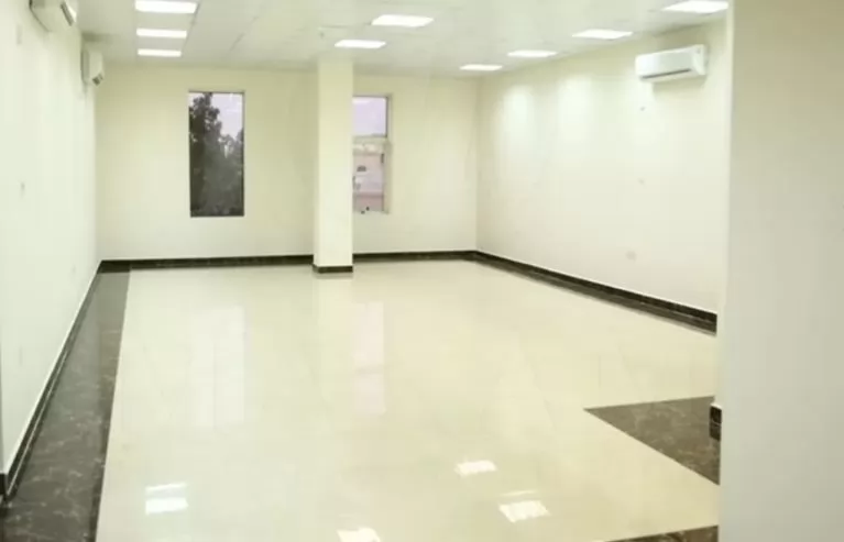 商业的 就绪物业 U/F 办公室  出租 在 萨德 , 多哈 #9083 - 1  image 